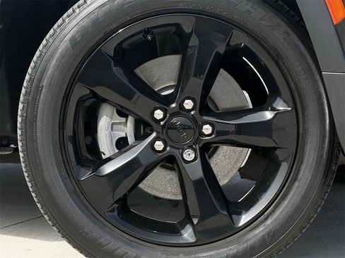 Used 2022 Jeep Grand Cherokee L Laredo image 9