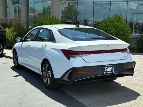 Certified 2024 Hyundai Elantra Limited FWD image 7