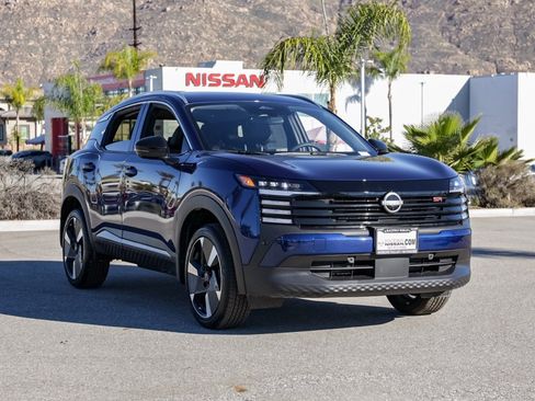 New 2026 Nissan Kicks SR image 2