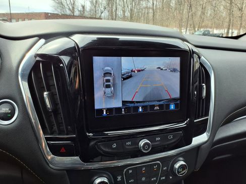 Used 2023 Chevrolet Traverse LT w/ LT Premium Package image 10