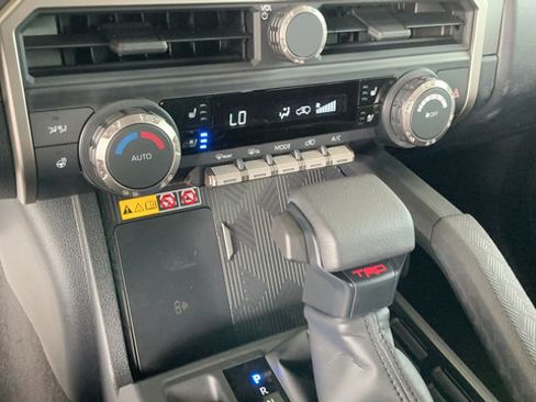 Used 2026 Toyota 4Runner TRD Off-Road Premium AWD/4WD image 17