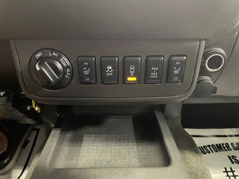 Used 2015 Nissan Frontier PRO-4X AWD/4WD image 35