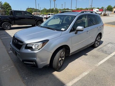 Used 2017 Subaru Forester 2.5i Limited image 2