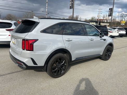 Certified 2022 Kia Sorento SX image 6