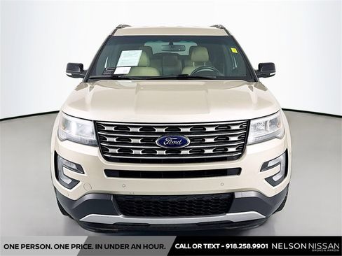 Used 2017 Ford Explorer XLT w/ Equipment Group 202A image 2