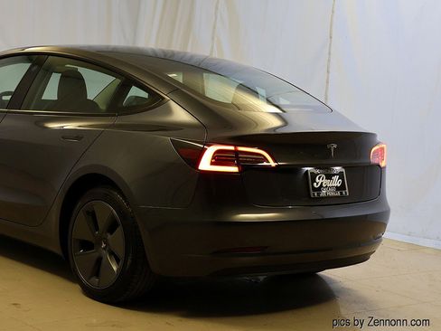 Used 2023 Tesla Model 3 Standard Range image 8