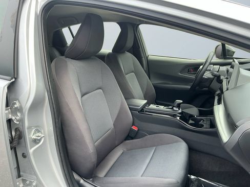 Used 2024 Toyota Prius LE FWD image 2