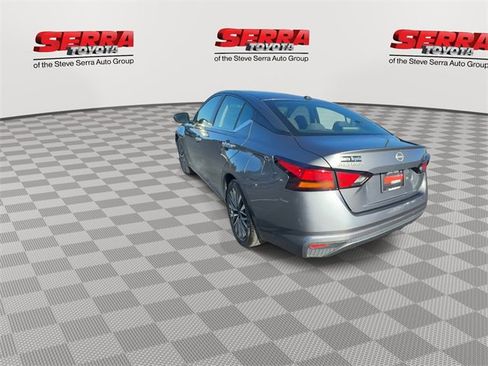 Used 2024 Nissan Altima 2.5 SV image 7