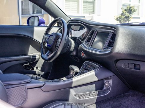Used 2016 Dodge Challenger SRT Hellcat RWD image 38
