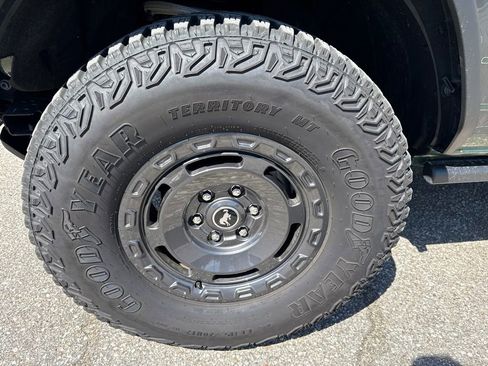 Used 2024 Ford Bronco Everglades AWD/4WD image 2