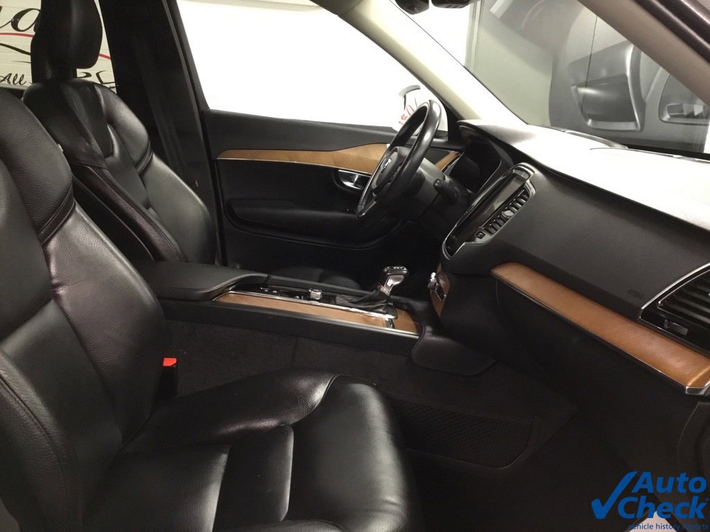 Used 2021 Volvo XC90 T6 Momentum AWD/4WD image 38
