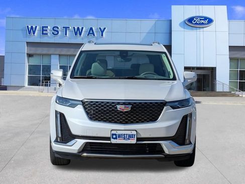 Used 2025 Cadillac XT6 Premium Luxury w/ Technology Package FWD image 8