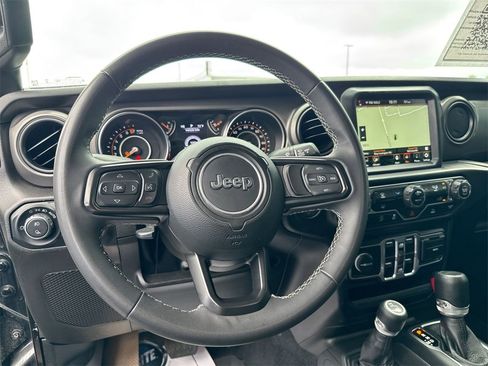 Used 2023 Jeep Gladiator Sport image 20