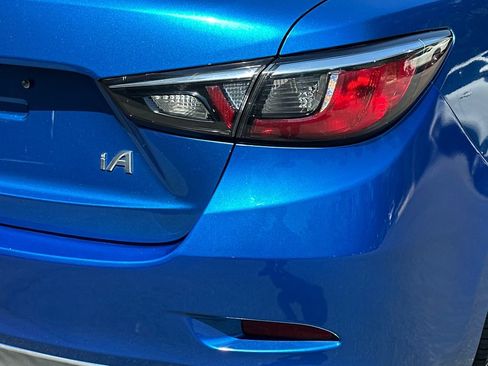 Used 2018 Toyota Yaris iA FWD image 5