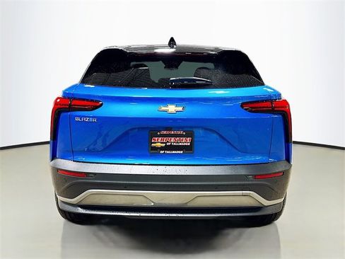 New 2026 Chevrolet Blazer EV LT image 9