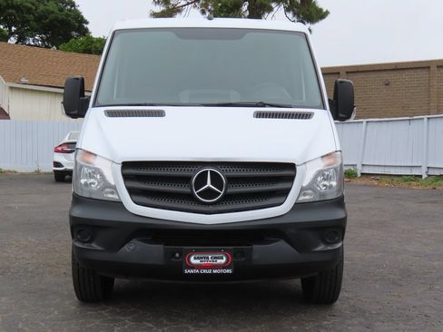 Used 2016 Mercedes-Benz Sprinter 2500 image 39
