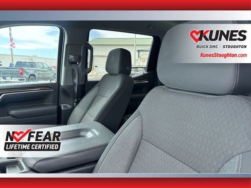 Used 2025 Chevrolet Silverado 1500 LT AWD/4WD image 16
