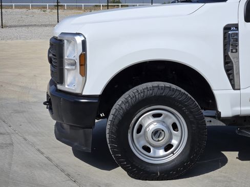 Used 2024 Ford F350 XL w/ FX4 Off-Road Package AWD/4WD image 9