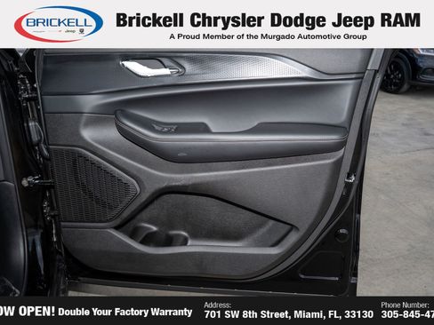 New 2025 Jeep Grand Cherokee L Altitude image 14