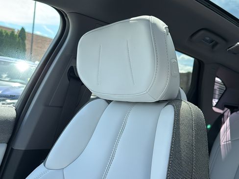 New 2025 Cadillac Optiq Sport 1 w/ LPO, Floor Liner Package AWD/4WD image 23
