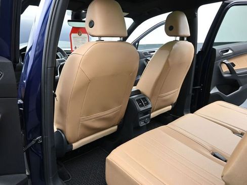 Used 2022 Volkswagen Tiguan SE image 13