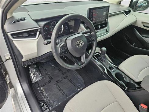 Used 2022 Toyota Corolla LE w/ Carpet Mat Package (TMS) FWD image 10