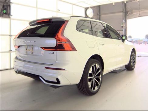 Used 2026 Volvo XC60 B5 Plus AWD/4WD image 5
