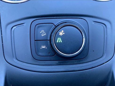 Used 2024 GMC Terrain SLE image 35