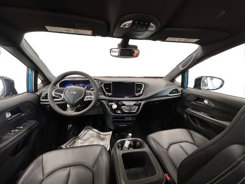 New 2026 Chrysler Pacifica Select image 19