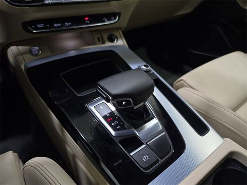 Certified 2025 Audi Q5 2.0T Premium Plus w/ Premium Plus Package image 25