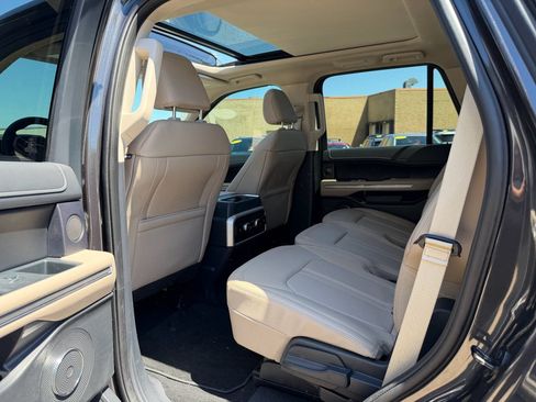 Used 2023 Ford Expedition Limited AWD/4WD image 8