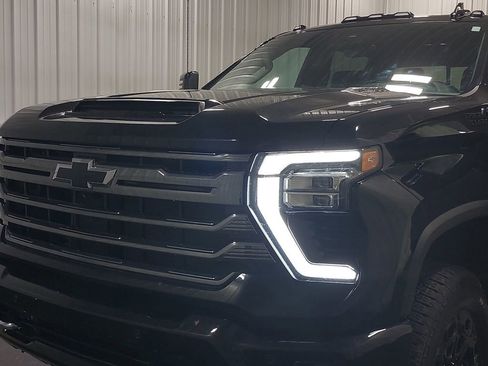 Used 2024 Chevrolet Silverado 3500 High Country w/ High Country Premium Package image 42