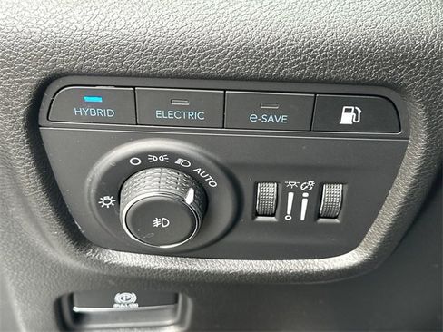 Used 2022 Jeep Grand Cherokee Limited 4xe image 27