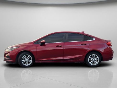 Used 2018 Chevrolet Cruze LT image 5