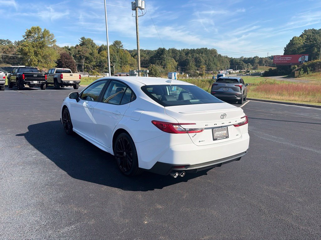 Used 2025 Toyota Camry SE FWD image 7
