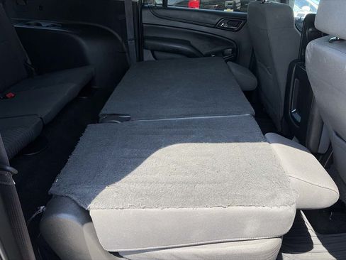 Used 2016 Chevrolet Suburban LS RWD image 22