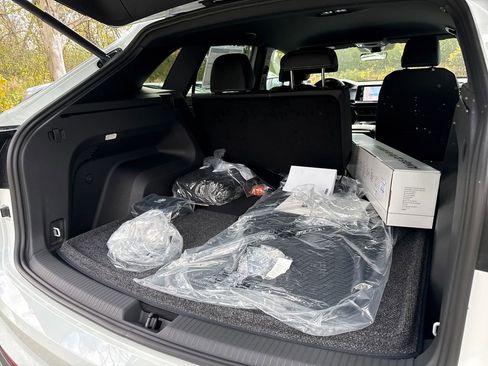 New 2026 Volkswagen Atlas Cross Sport SE image 14