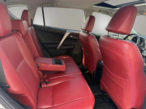 Used 2018 Toyota RAV4 XLE AWD/4WD image 44