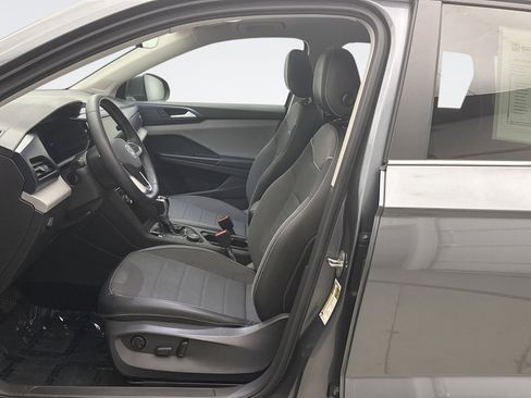 Used 2023 Volkswagen Taos SE w/ Panoramic Sunroof Package AWD/4WD image 11