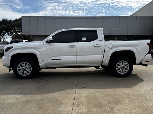New 2026 Toyota Tacoma SR5 image 6