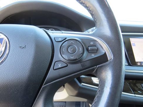 Used 2020 Buick Enclave Essence w/ Sound and Sites Package FWD image 21