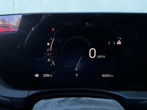 Used 2025 Buick Envista Sport Touring image 36