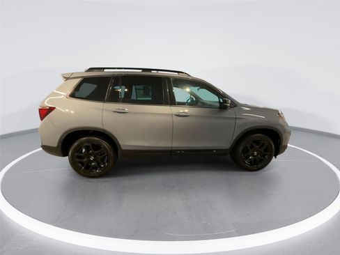 Used 2024 Honda Passport Black Edition image 8