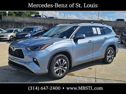 Used 2022 Toyota Highlander XLE FWD image 5