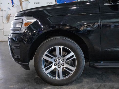 Used 2024 Ford Expedition XLT AWD/4WD image 16
