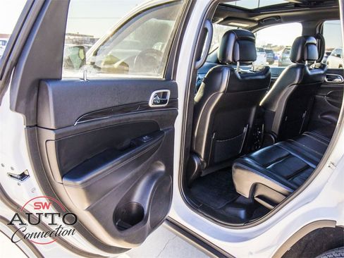 Used 2022 Jeep Grand Cherokee Limited w/ Trailer Tow Group IV image 27