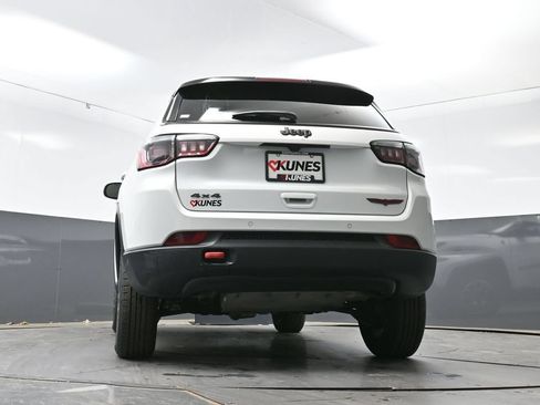 Used 2025 Jeep Compass Trailhawk AWD/4WD image 54