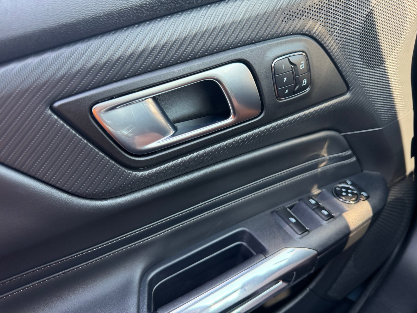 Used 2025 Ford Mustang GT Premium RWD image 17