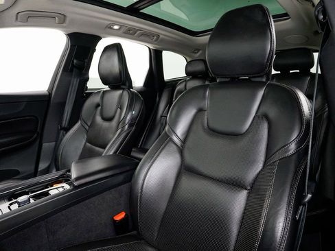 Used 2022 Volvo XC60 B5 Inscription w/ Advanced Package image 10