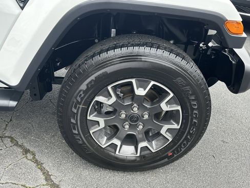 Used 2025 Jeep Wrangler Sahara w/ Safety Group image 15